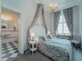 Standard Triple room with park view