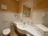 3 Bedrooms Apartment