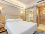 Deluxe Quadruple Family room