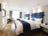 Standard Twin room with city view
