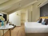 Suite with park view