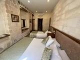 Standard Triple room with city view