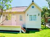 Bungalow with garden view