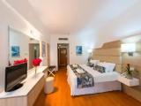 Standard Double room with partial sea view