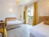 Standard Double room with partial sea view
