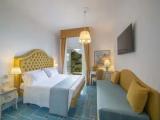 Deluxe Triple room with balcony