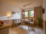 3 Bedrooms Apartment