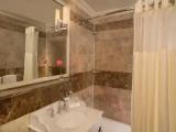1 Bedroom On the Avenue Double Suite