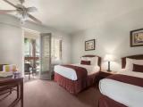 Standard Quadruple room with courtyard view