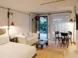 Standard Triple room with garden view