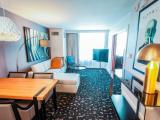 1 Bedroom Double Suite with Beverly Hills View