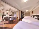 Deluxe Sextuple Studio