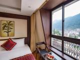 Standard Twin room with mountain view