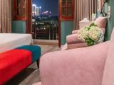 Suite with lake view