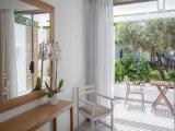 Standard Triple room with garden view