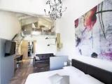 Single Suite with balcony and with lake view