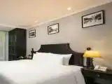 Executive Suite with city view