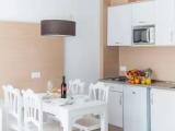 2 Bedrooms Triple Apartment