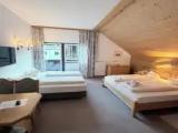 2 Bedrooms Sextuple Family Suite with balcony and with mountain view