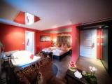 Honeymoon Suite