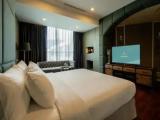 Executive Suite with mountain view
