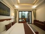 Deluxe Family room with pool view