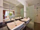 Deluxe room with balcony and beachfront