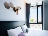 Superior room with city view