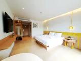 Superior Double room with balcony and with garden view