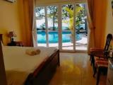 Standard Family room with garden view
