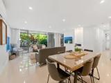 3 Bedrooms Apartment