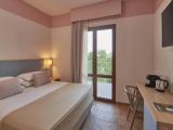 Premium Pool Area Quadruple room with balcony