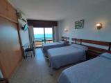 Standard Triple room with ocean view