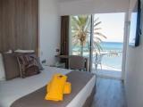Standard Twin room with sea view