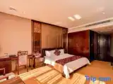 Deluxe Double room with city view