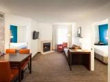 Suite with mountain view