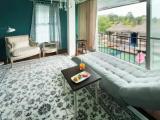 Standard Triple room with view