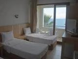 Standard Triple room with sea view