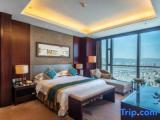Suite with lake view