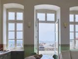2 Bedrooms Single Family Suite