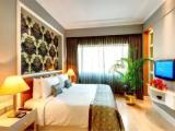 Junior Suite with pool view