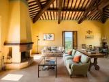 3 Bedrooms Apartment