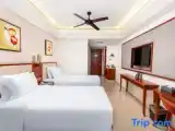 Standard Twin room with garden view