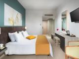 Standard room with pool view