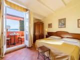Standard Double room with partial sea view