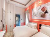 Standard Twin room with balcony
