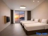 Deluxe Triple Family room