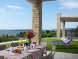 1 Bedroom Apartment with lake view