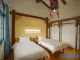 Standard Twin room with courtyard view