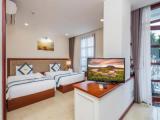 Senior Twin room with balcony